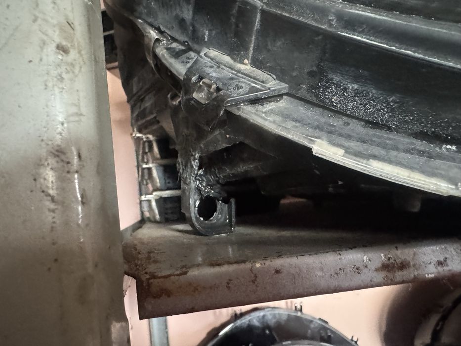 Десен фар за Mecedes Cls W219