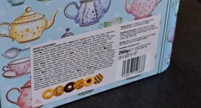 Луксозни бисквитки в метална кутия