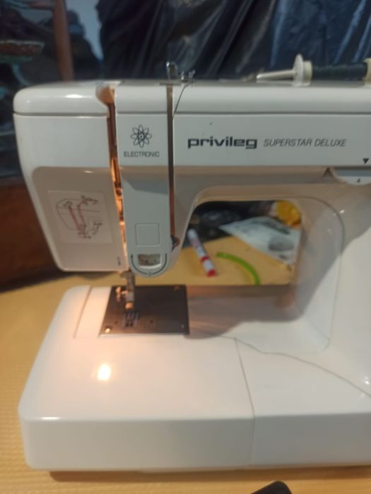 Masina de cusut Privilege delux