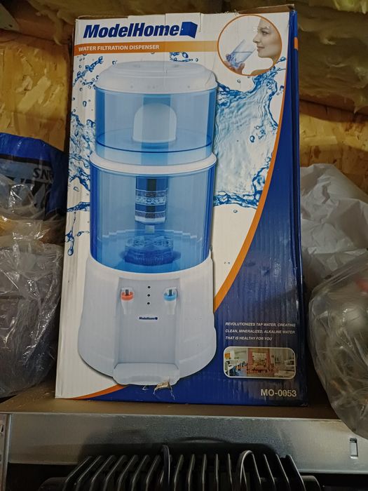 Filtru de apa cu dozator