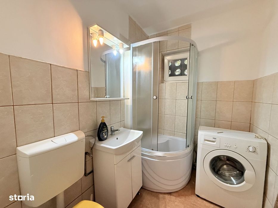 Inchiriez apartament cu 2 camere, decomandat, la doar 5 minute de UMF