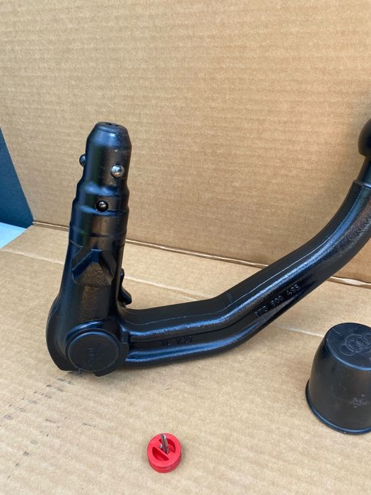 Cârlig remorcare original Westfalia Audi A4 B8 8K  Cod Carlig 8T0 800 495