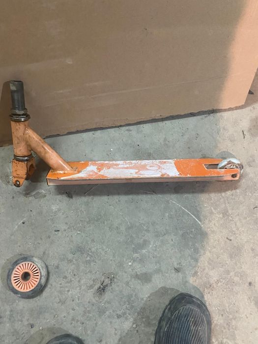 есть запчасьти на самокат