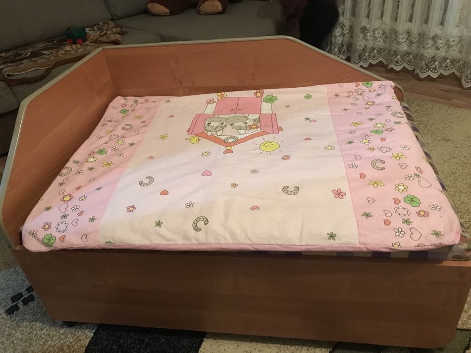 Продаем универсальную кровать.