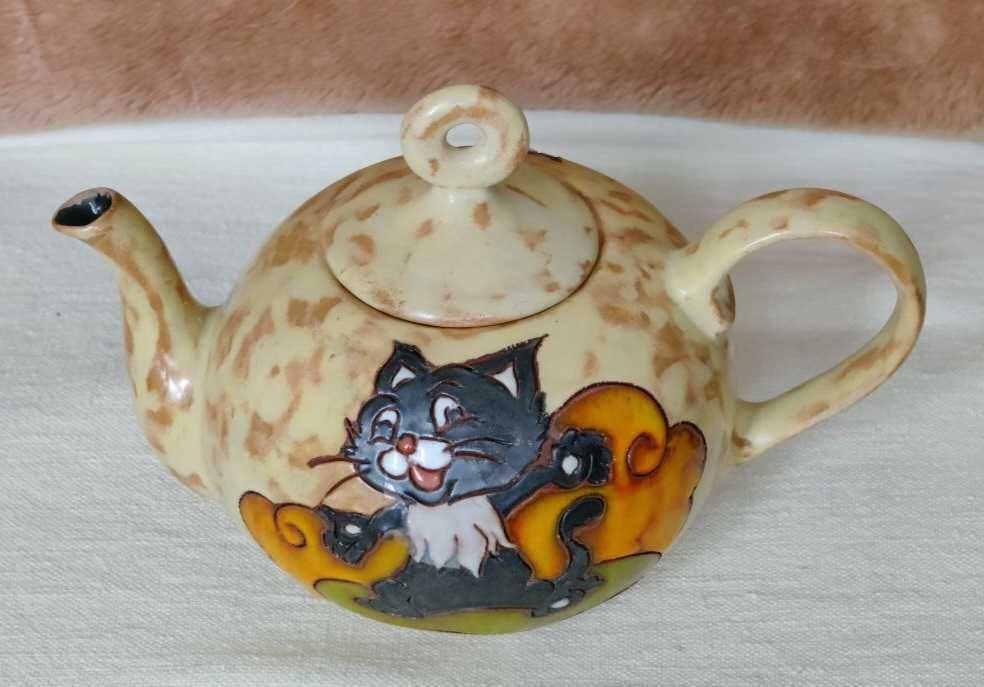 Керамичен Чайник с котка