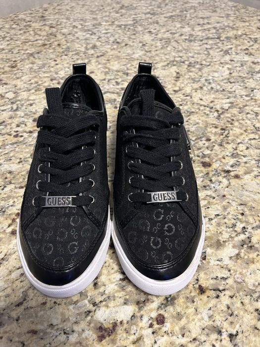 GUESS Оригинални Маратонки 40 р-р