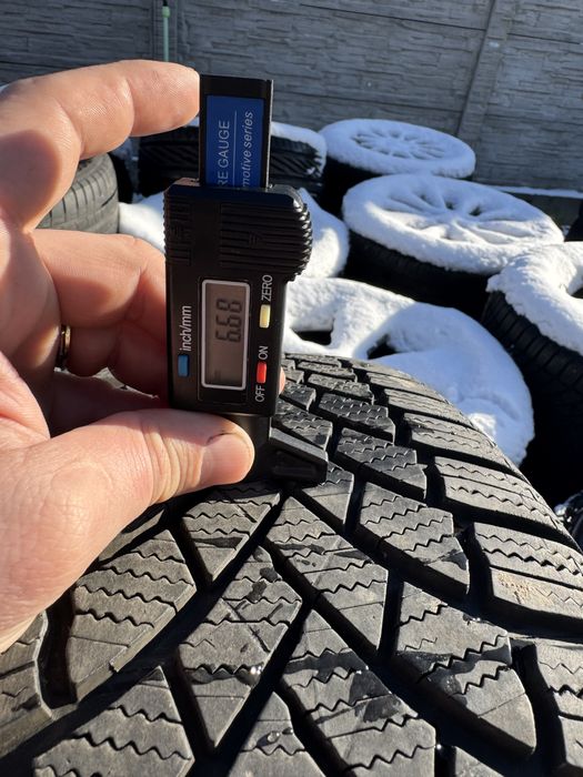 Anvelope iarnă Bridgestone Blizzak LM005 215/60 R16 99H