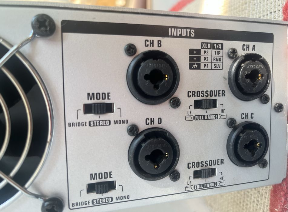 Amplificator 4 canale Behringer NU4-6000