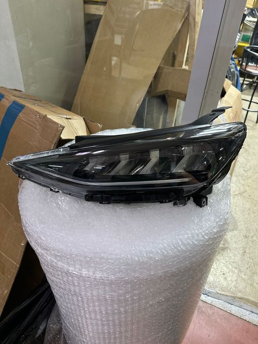 Фара передний Хэндай Лафеста