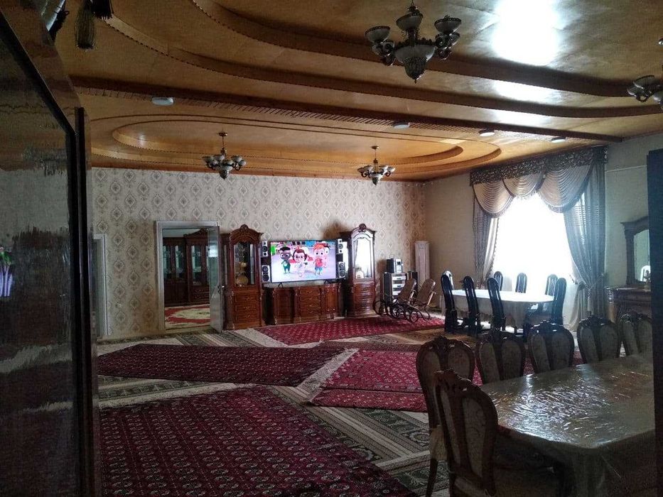 Урганч ш.  Ал-Хоразмий кучасида йул буйида жойлашган уй сотилади