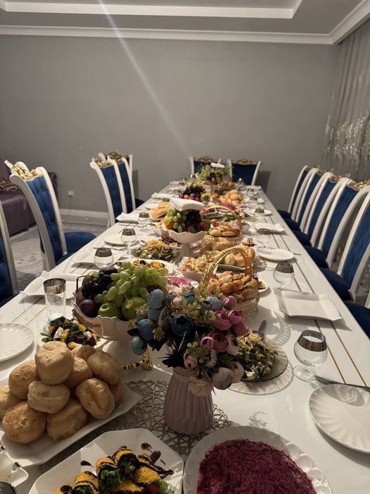 Продается Стол и 16 шт стульев