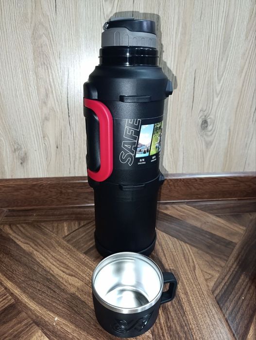Термос объем 2.5 L