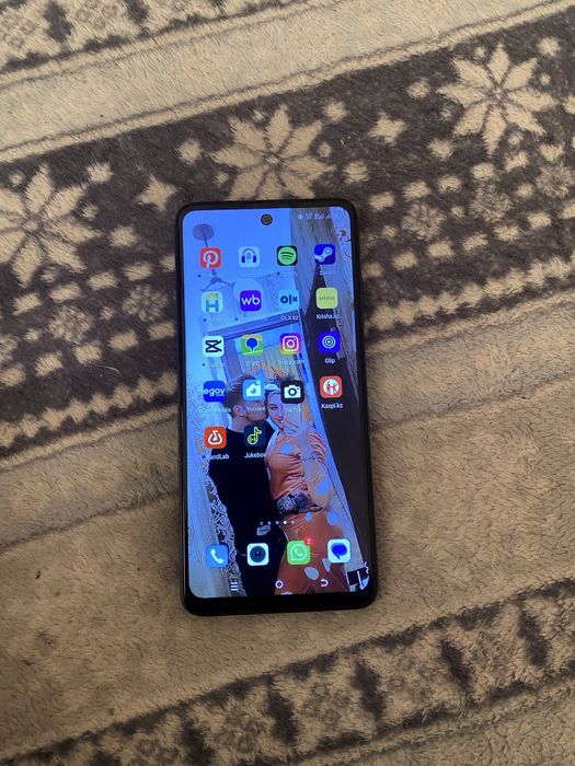 Продам телефон в хорошем состояние