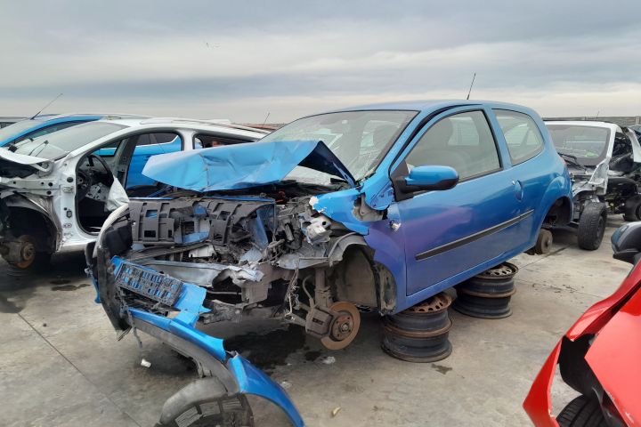 Dezmembrez Renault Twingo 2