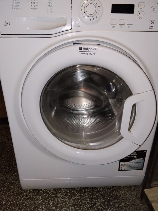 Пералня Ariston Hotpoint