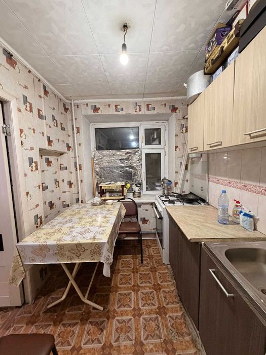 продается 2 ком окт район 8 школа