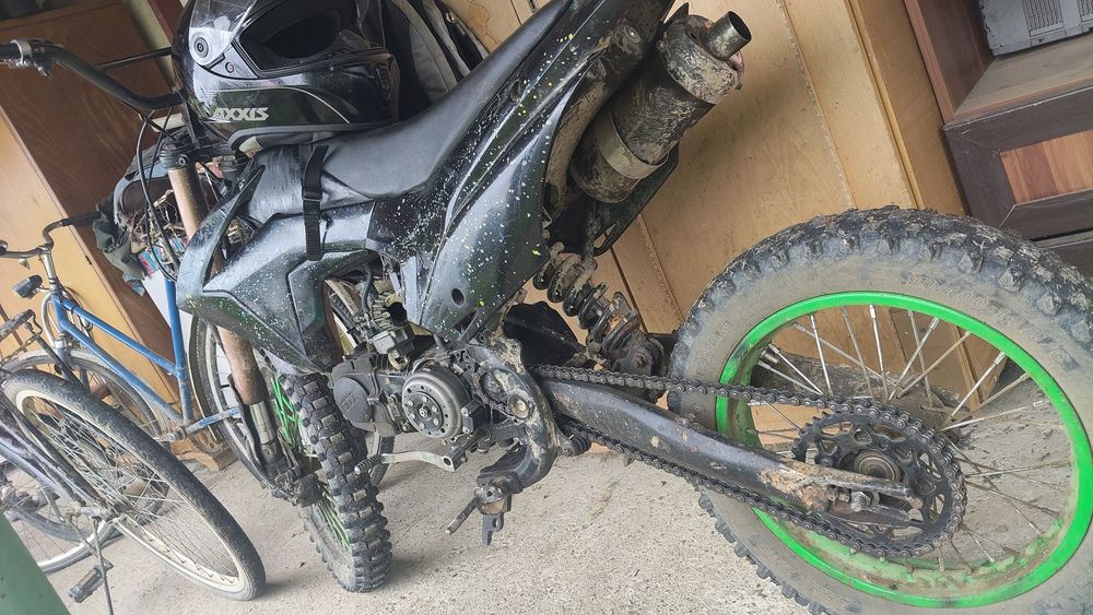 Vând cross de 125 CC