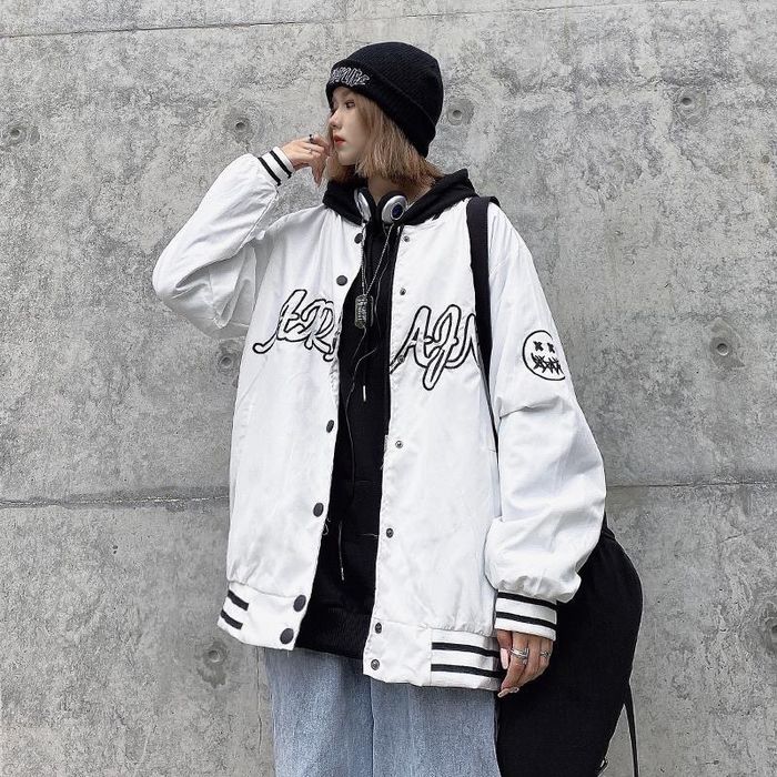 Джинсовки и бомберы молодежный