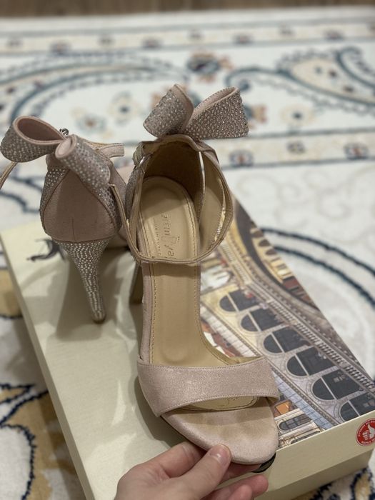 Продам туфельки за Любую сумму!