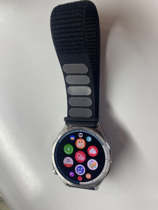 Часы Huawei GT5