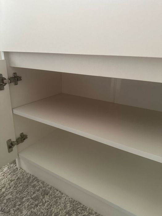 Продам Белый Комод