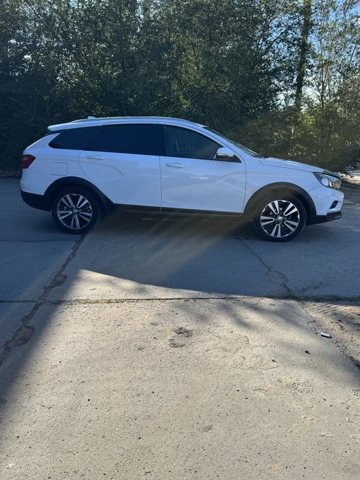 Продам Lada vesta sw cross