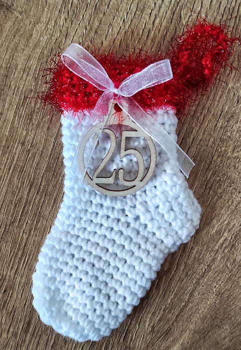 Адвент календар от плетени чорапчета