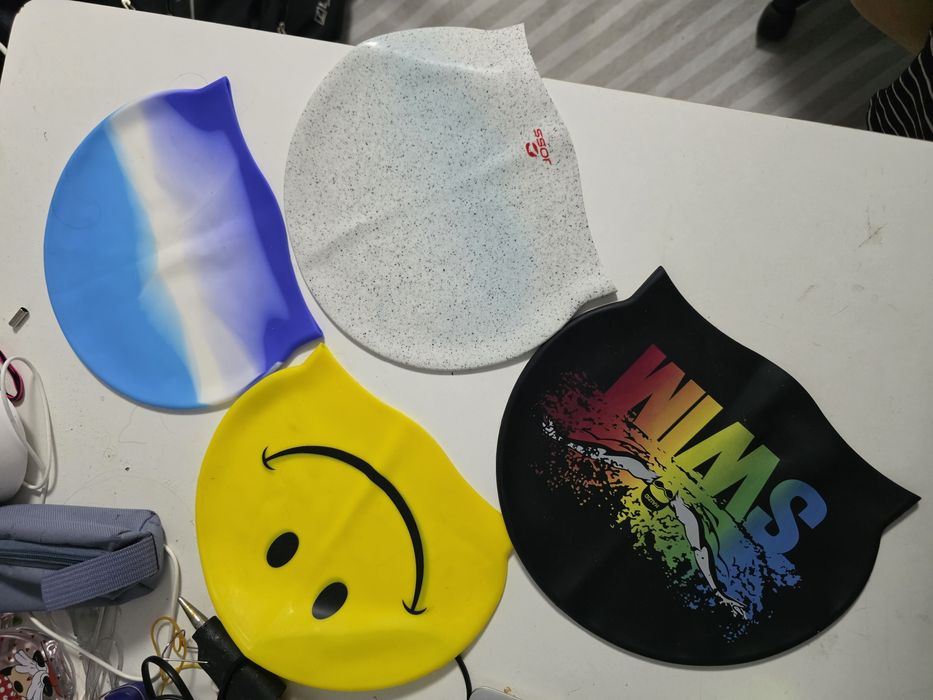 Очки и шапочки для плавания