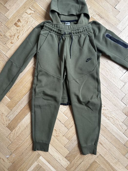 Nike tech fleece green khaki зелен анцунга Оригинален!