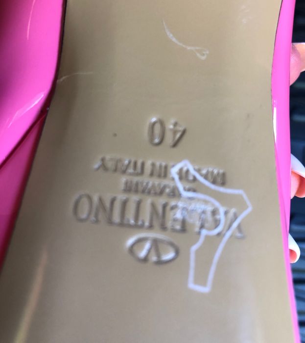 Дамски розови обувки Valentino