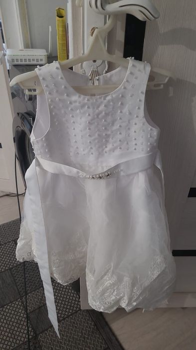 Продам плетье вечерные размера 42-44р, маленькая платье на 2 годика