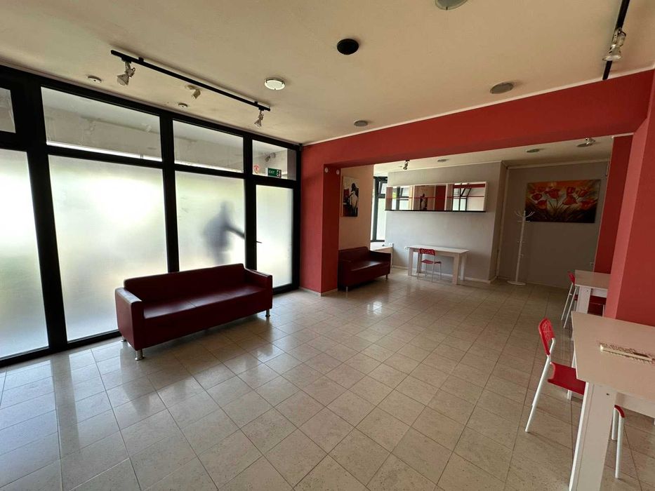 Дава се под наем Магазин в Пловдив, Тракия - 110 кв.м за 650 € - Снимка #2