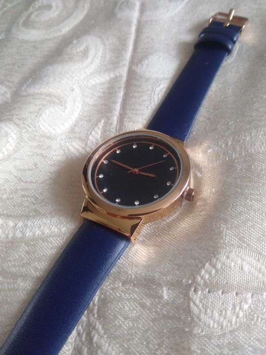 Ceas nou, superb dame