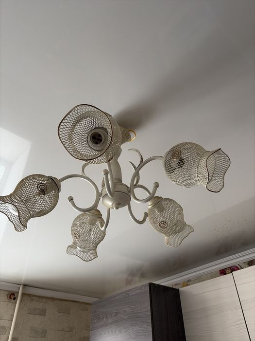 Люстры разные 3 шт