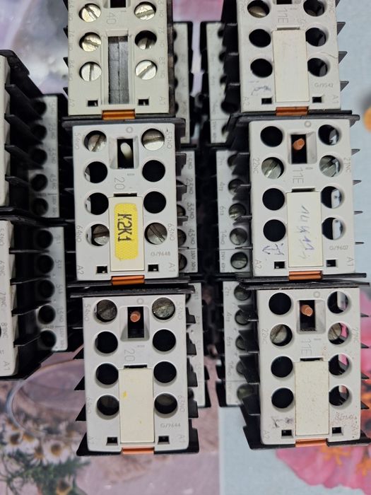 Contactori Siemens  alimentare 220v