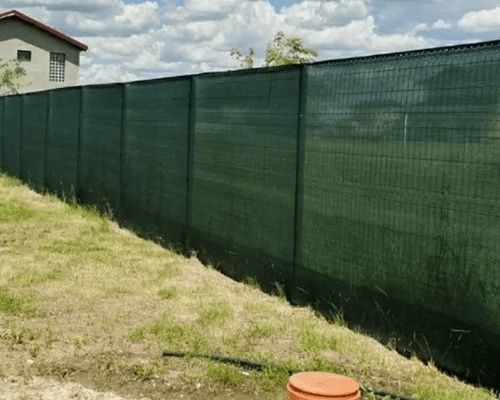 Executam garduri diferite modele