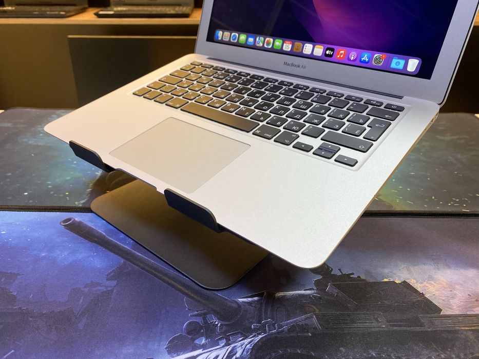 MacBook Air 13 (2017) Core i5! 8GB! SSD 128GB! Цикл перезарядки 498