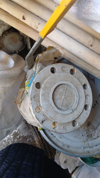 фланцевая заглушка для трубопровода