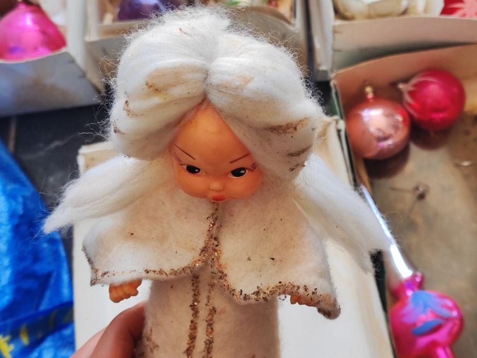 Стари стъклени коледни играчки