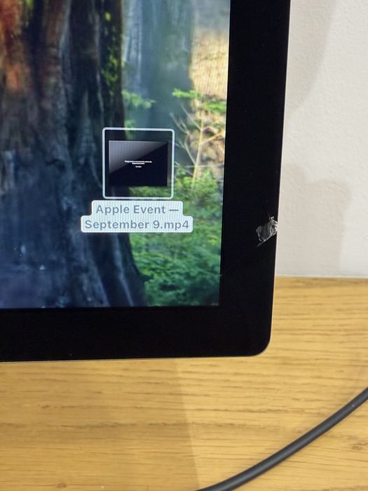 Apple Studio Display - Standard glass - Tilt-adjustable stand