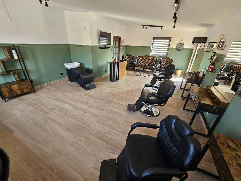 Inchiriez scaun frizerie 200€