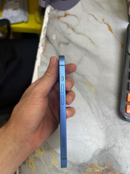 Продается iPhone 13