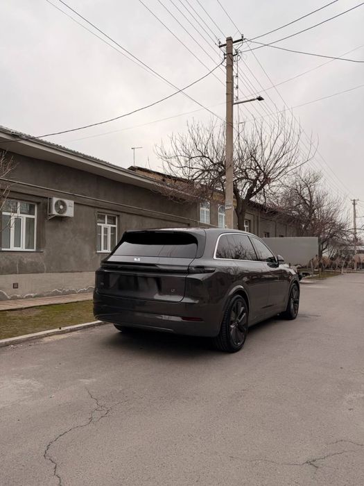 Lixiang Li 7 Ultra 2024 Мокрый асфальт пробег 28000