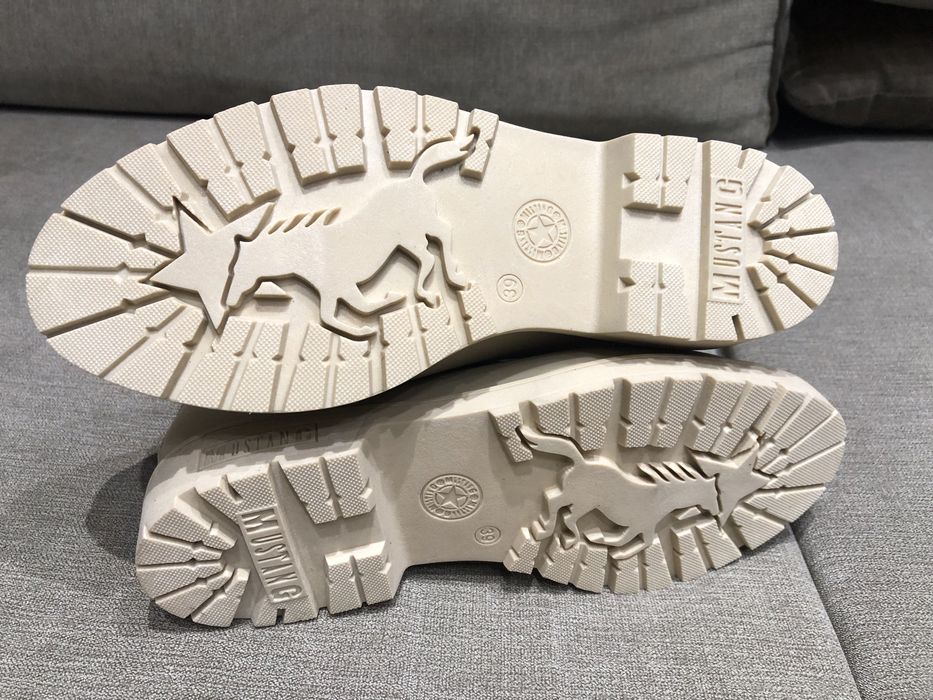 Нови дамски боти “Mustang”