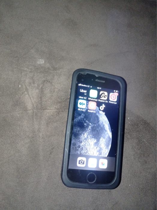 Продам Iphone 8 на 64гиг памяти.