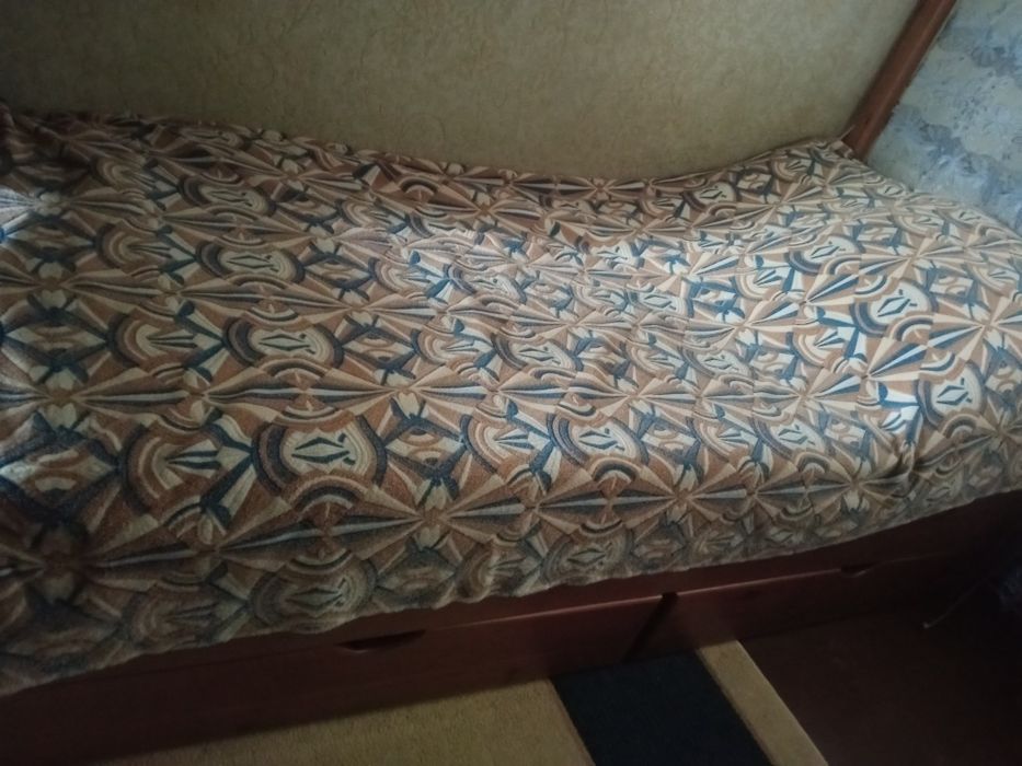Продам двухъярусную кровать
