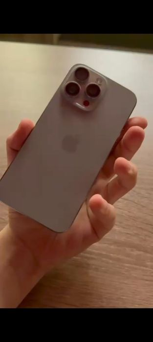 Продам айфон 15 про