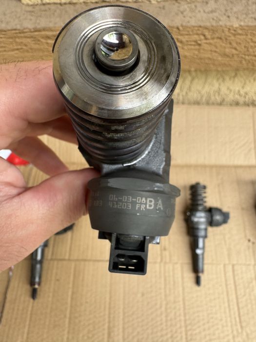 Injector/Injectoare BA Vw Passat B6 1.9 TDI BKC BXE BLS