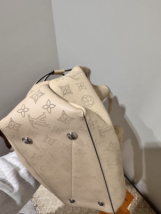 Louis Vuitton Bella Tote Mahina — оригинал