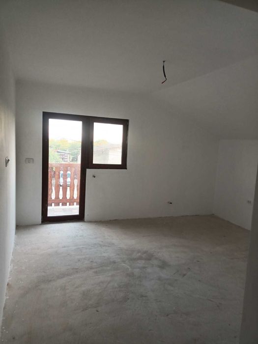 Vând casa individuala P+M - 140 mp utili, teren 320 mp